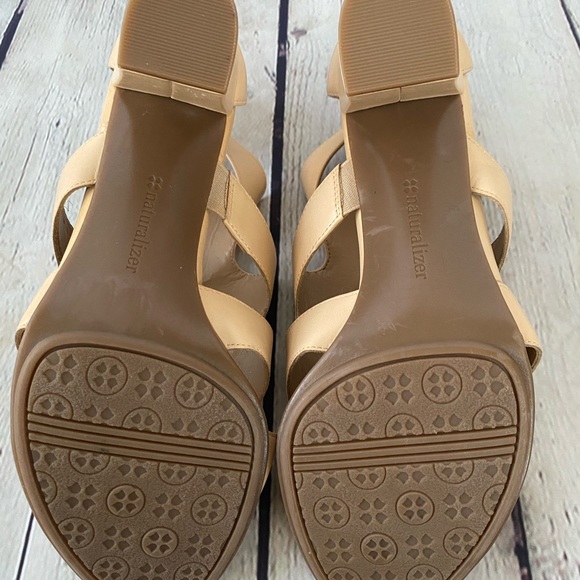 NATURALIZER Sandals - Picture 2 of 7